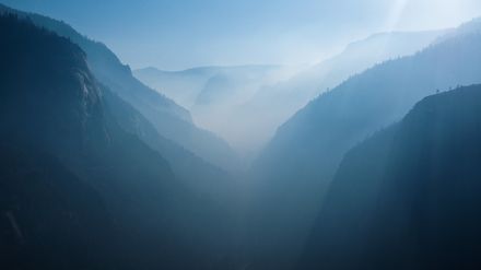 Vallée embrumée